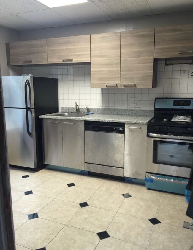 Foto del edificio - Check out this 3 bed in Brighton... SEPT 1ST MOVE IN
