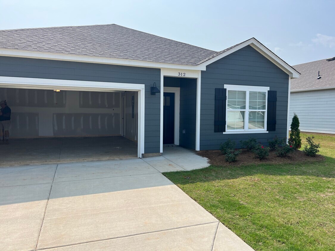 312 Koslin Lp, Calera, AL 35040 House Rental in Calera, AL