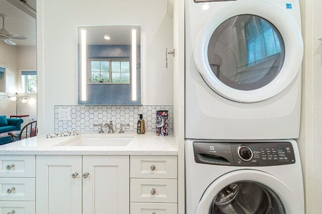 Foto del edificio - 509 E Live Oak St