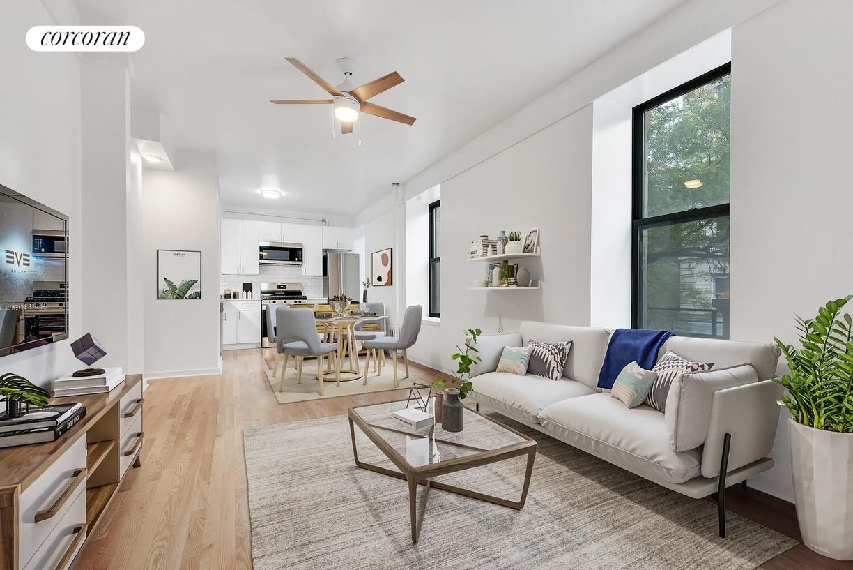 Foto principal - 300 W 17th St