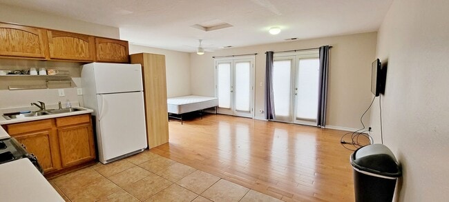 Building Photo - Studio in Rio Homes Available!