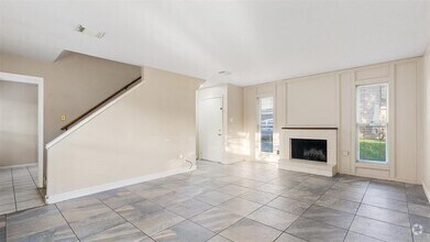 Building Photo - 10810 Sugar Hill Dr