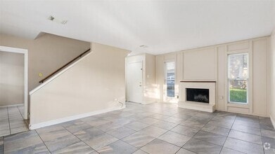Building Photo - 10810 Sugar Hill Dr