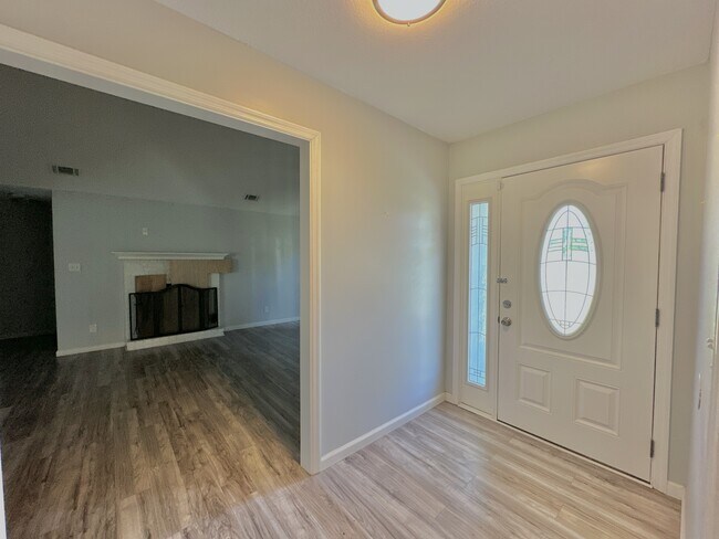 Foto del edificio - 1111 Timberline Dr