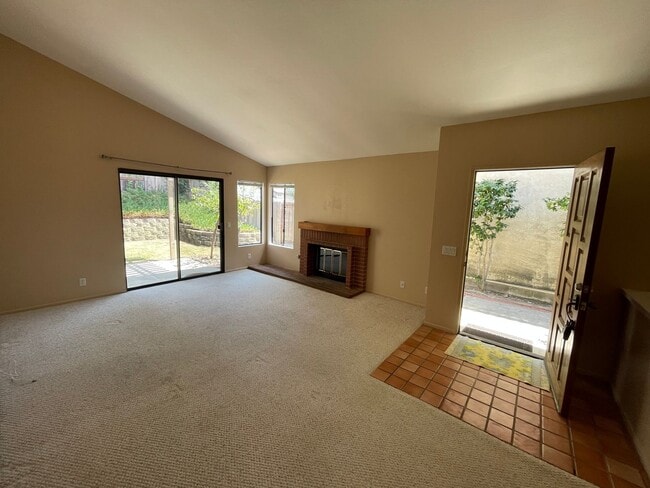 Building Photo - 15943 Sunnyfield Pl