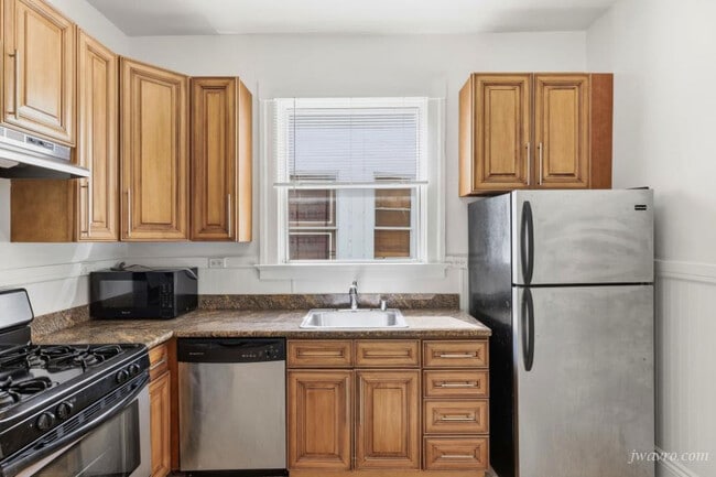 Building Photo - 1650 California St