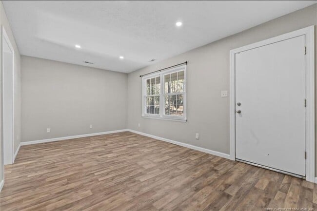 Building Photo - 216 Treadway Ct