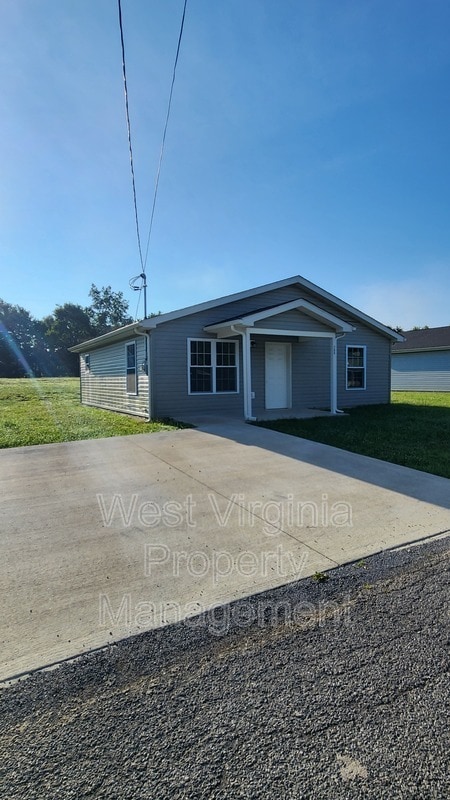 Building Photo - 760 Circleview Dr