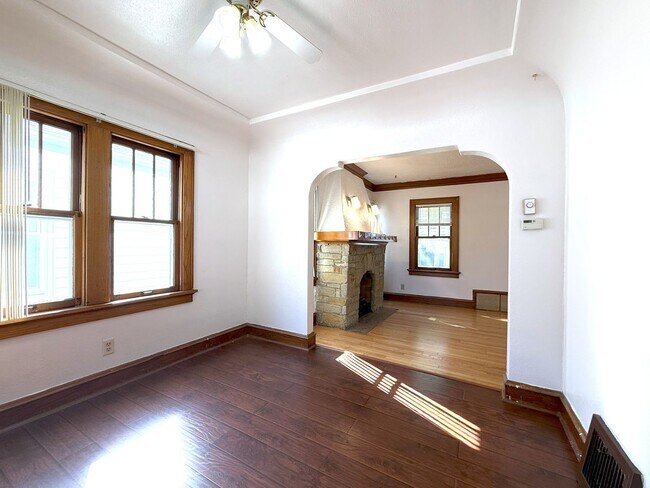 Foto del edificio - 3-bedroom single family in West Allis - Av...