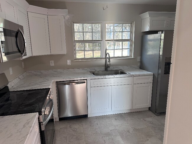 Foto del edificio - 511 Marlow Dr E