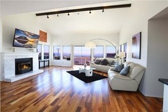 Building Photo - 3287 Ocean Blvd