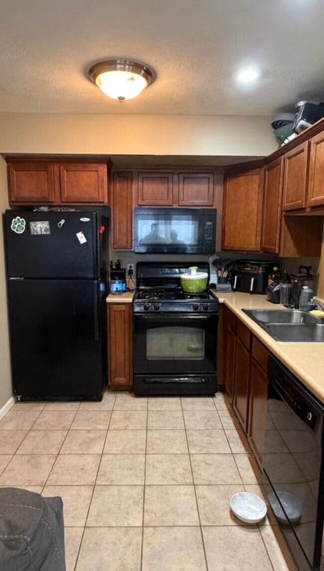 Foto del edificio - 1110 Ekstam Dr