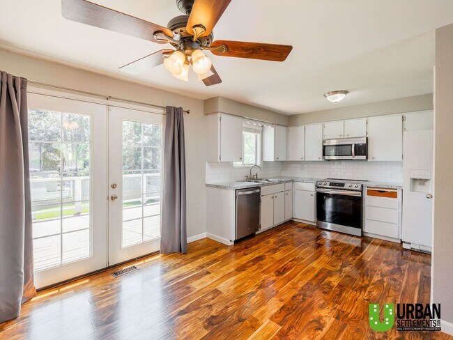 Foto del edificio - 4 bedroom 2 bath room house for rent in So...