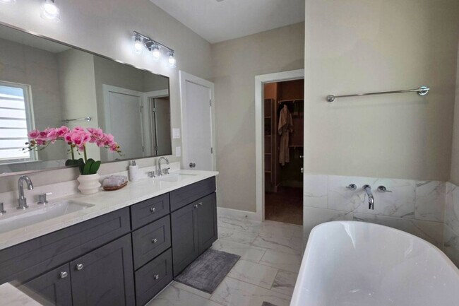 Foto del edificio - 8326 Curry Rd