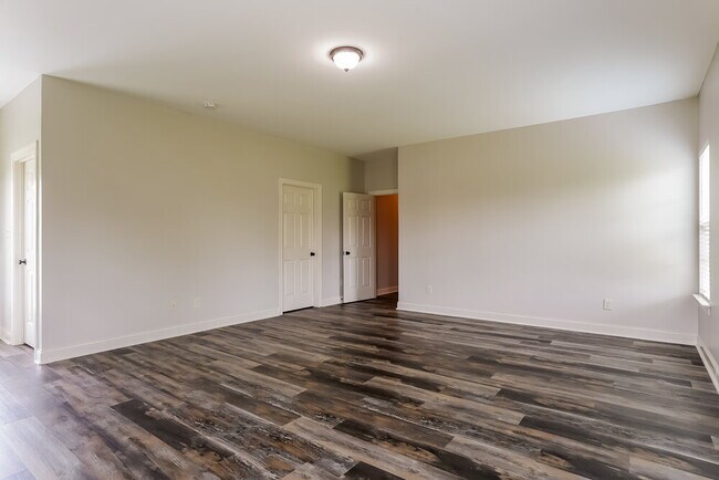 Building Photo - 497 Adams Point Dr