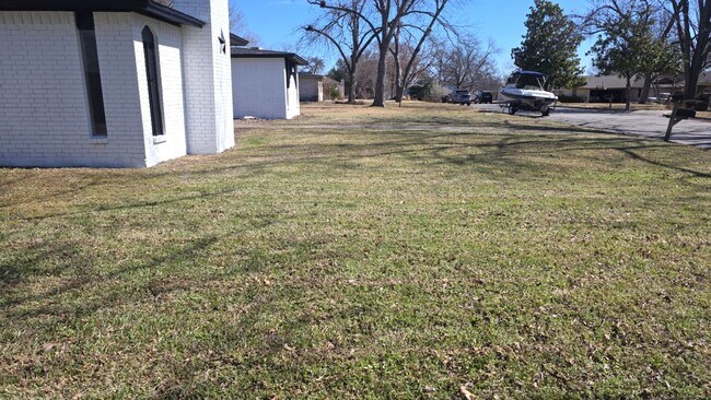 Foto del edificio - Charming 3-Bedroom Home on Spacious Lot Near Lake Ray Hubbard