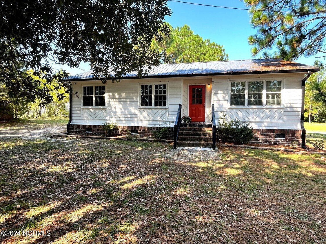 Primary Photo - 114 Chisholm St