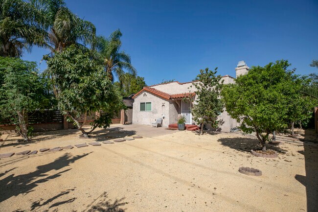 Building Photo - 18605 Valerio St