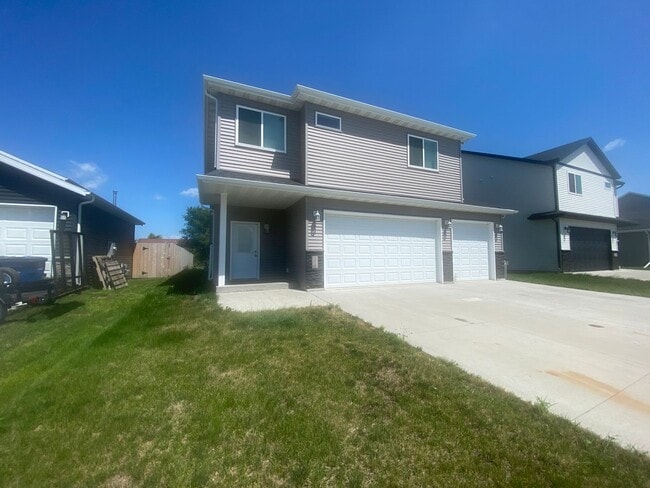 Building Photo - 3 Bedroom Home in South Moorhead!!