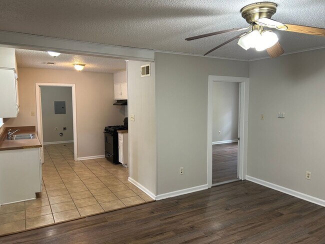 Building Photo - 1397 Ticonderoga Dr