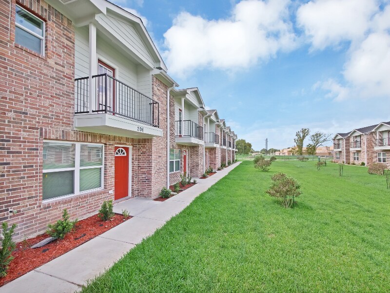 Foto principal - 2802 Shaver St