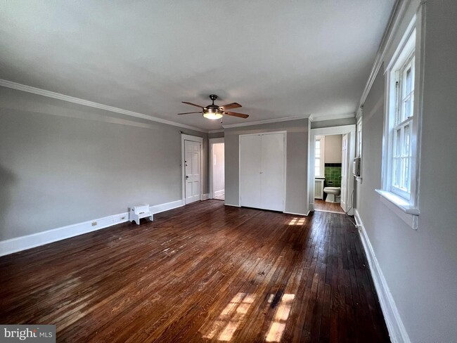 Building Photo - 1300 Riverview Ave