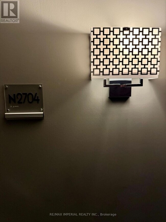 Building Photo - 330 Phillip St