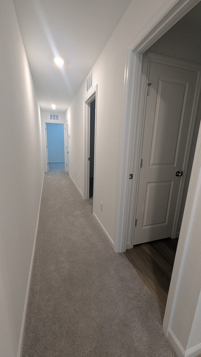 Foto del edificio - 577 Holly Lakes Dr