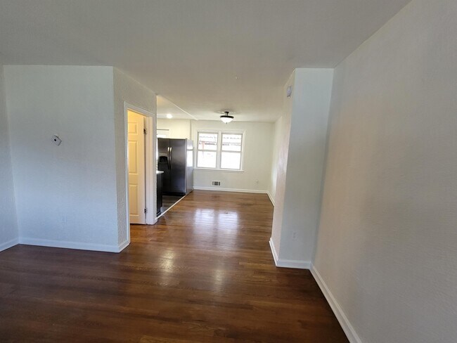 Foto del edificio - 1520 Barkley Ave