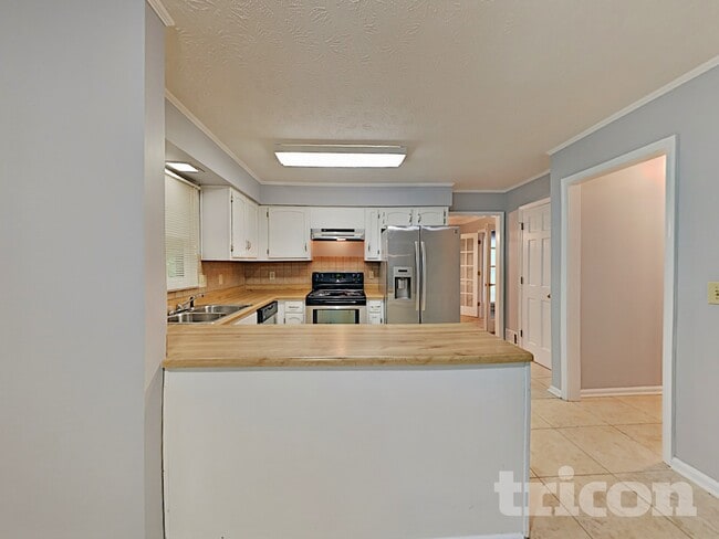 Building Photo - 215 Comstock Ct