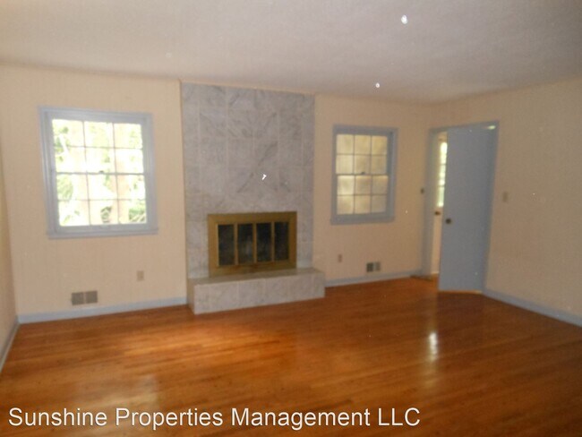 Building Photo - 3 br, 2 bath House - 3601 southern hills,dr