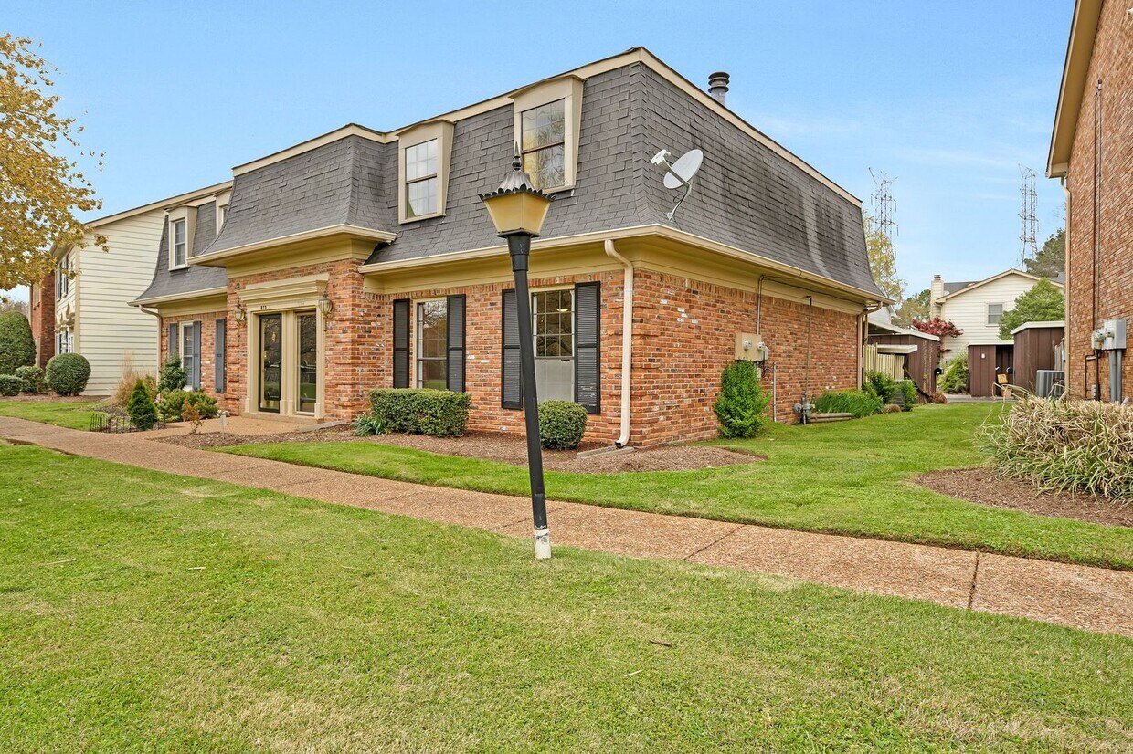 Primary Photo - RIVER PLANTATION GEM!