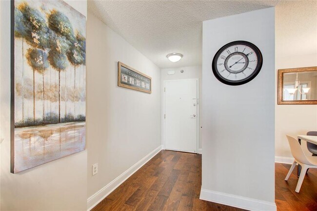 Foto del edificio - 2479 Peachtree Rd
