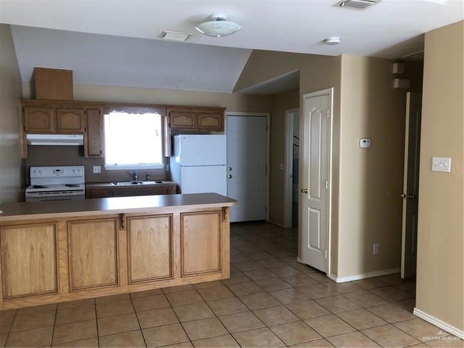 Foto del edificio - 10 N Cross St