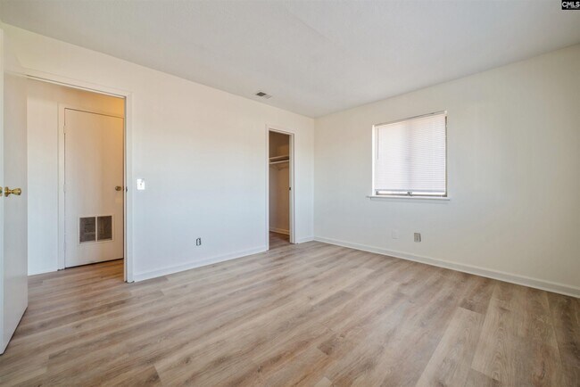 Building Photo - 1322 Old Manor Rd