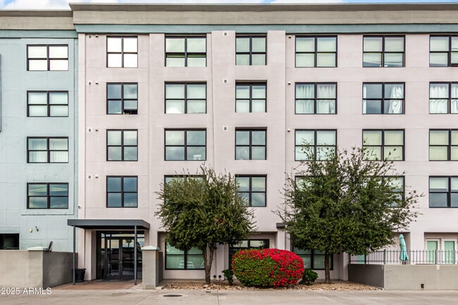 Foto del edificio - 535 W Thomas Rd