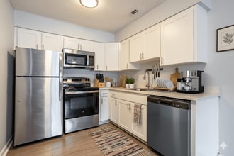 Building Photo - Fernwood Grove Apartments