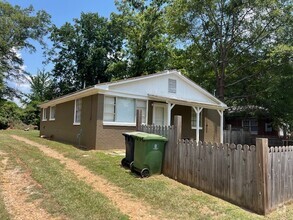 Building Photo - 1325 Drewery Ave