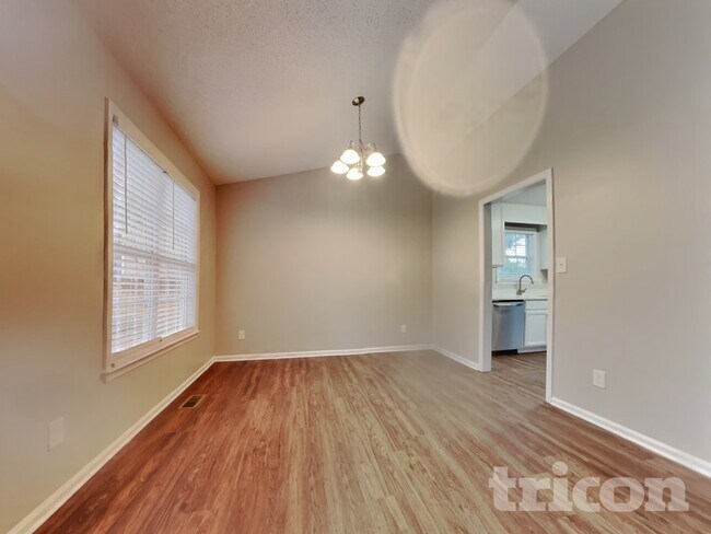 Foto del edificio - 69 Gray Ghost St