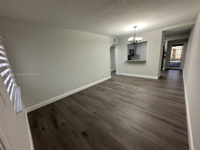 Foto del edificio - 12005 SW 14th St