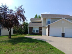 Building Photo - 5716-5718-5718 Canaveral Dr