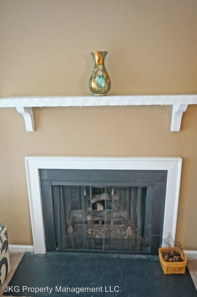 Building Photo - 1204 Willow Green Dr