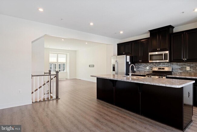 Foto del edificio - 6510 Ballenger Run Blvd