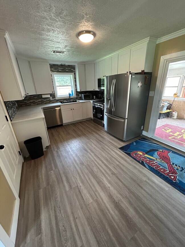 Foto del edificio - 1230 S Rogers St