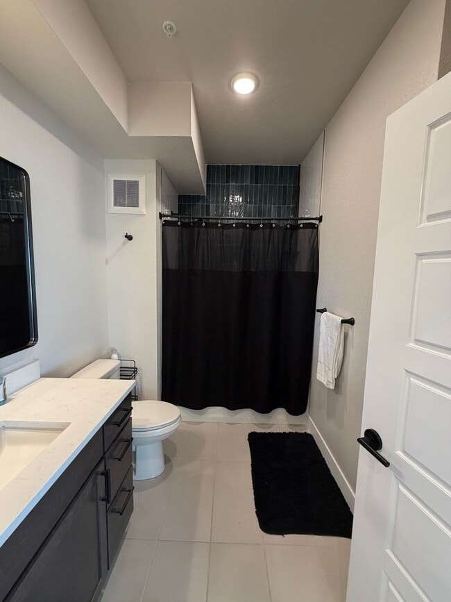 Foto del edificio - Amazing Furnished One Bedroom Home