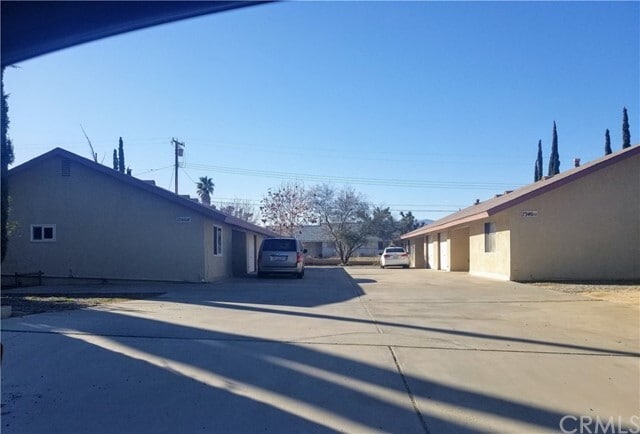 Building Photo - 7346 Dumosa Ave