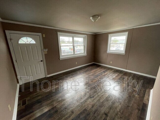 Foto del edificio - 136 S Fairview Cir