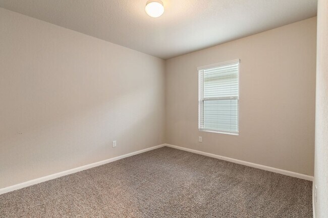 Building Photo - 13630 Mineral Wl