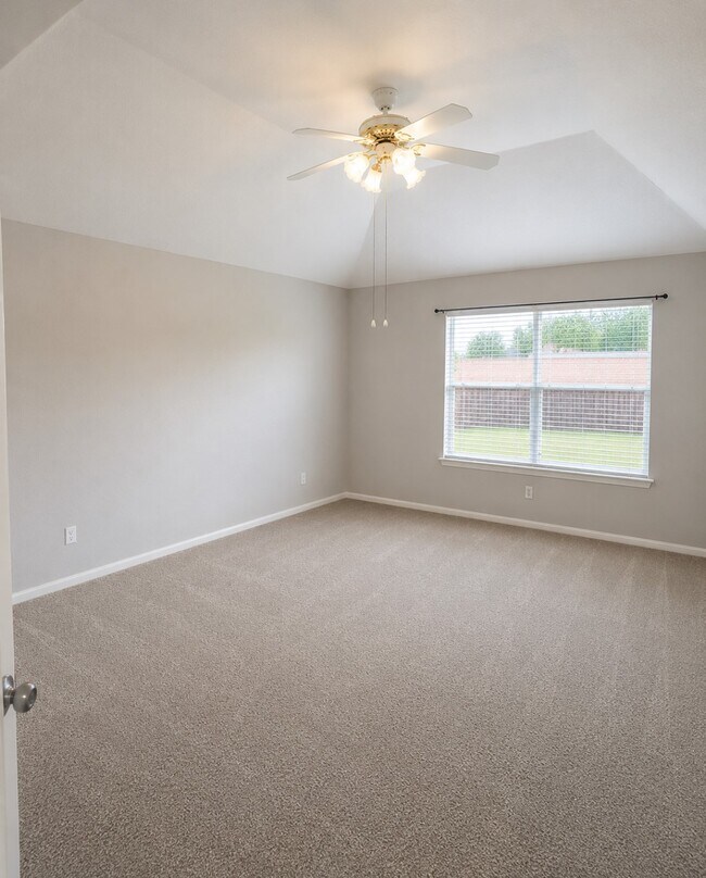Foto del edificio - 15154 Kingsbridge Way
