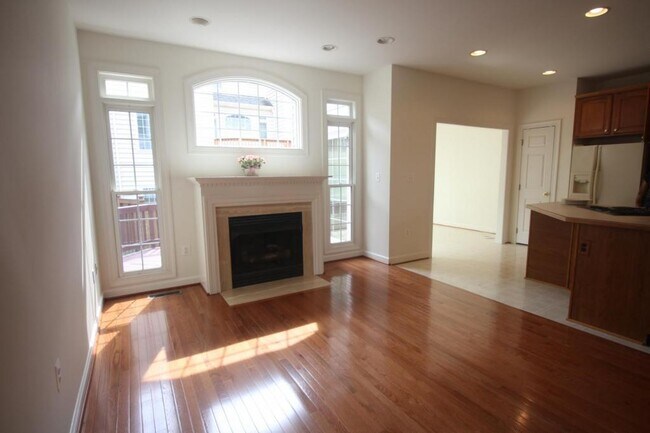 Foto del edificio - 4555 Fair Valley Dr